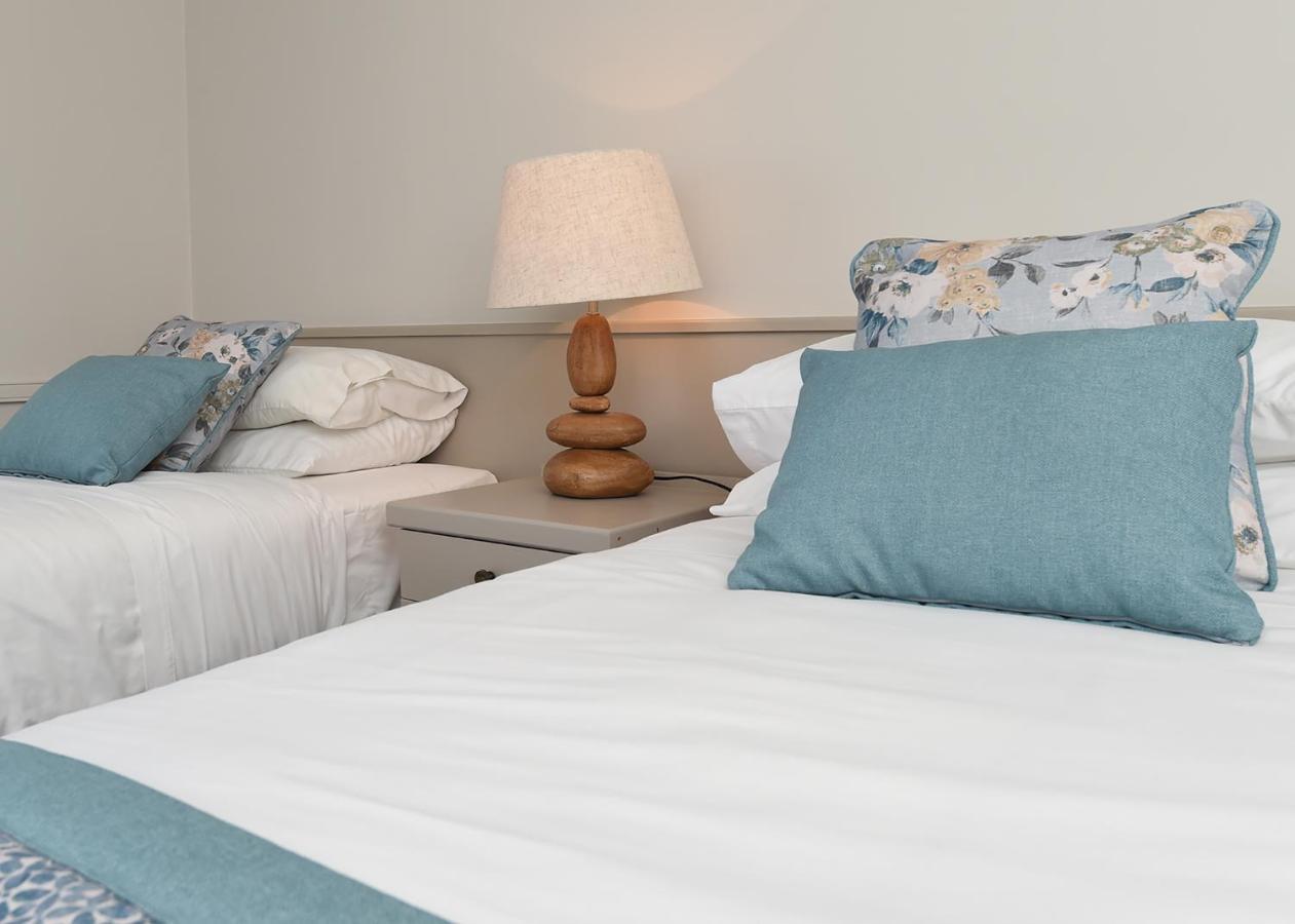 Hotel Whispering Pines à Crosshaven Extérieur photo